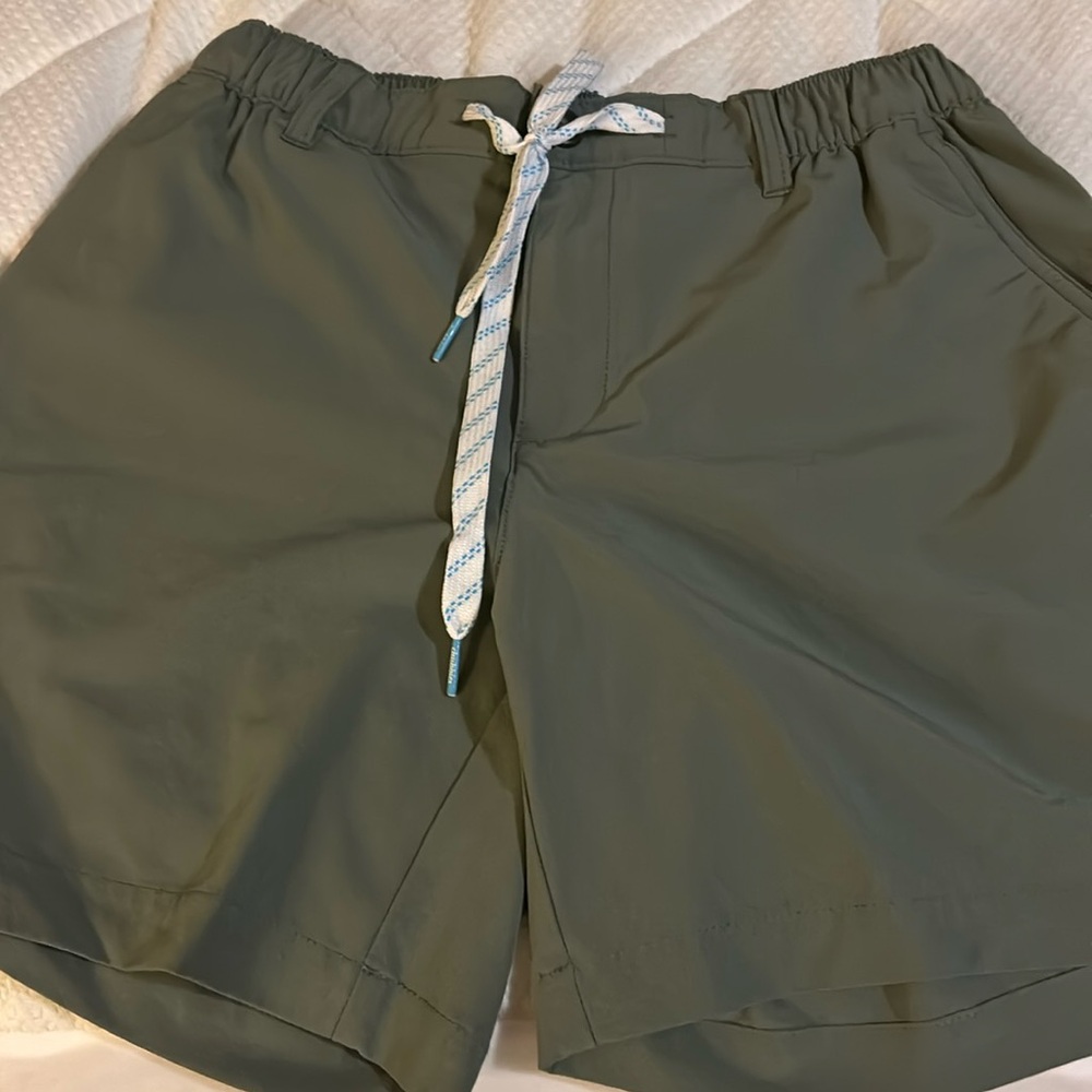 Brand new men’s Chubbies.